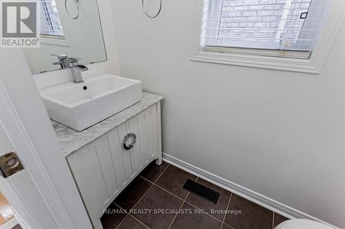 Upper - 16 Evanwood Crescent, Brampton, ON - Indoor Photo Showing Bathroom