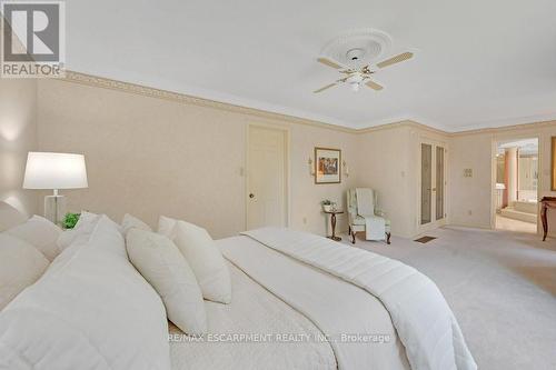 2262 Bonnylyn Court, Oakville, ON - Indoor Photo Showing Bedroom