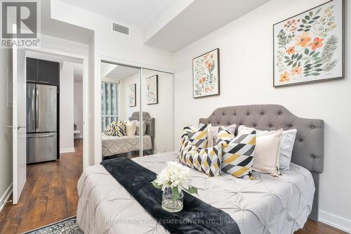 807 - 10 Park Lawn Road, Toronto, ON - Indoor Photo Showing Bedroom