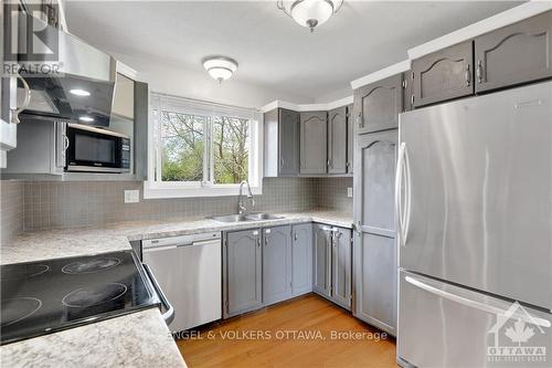 780 Caron Street, Prescott And Russell, ON - Indoor Photo Showing Kitchen With Double Sink