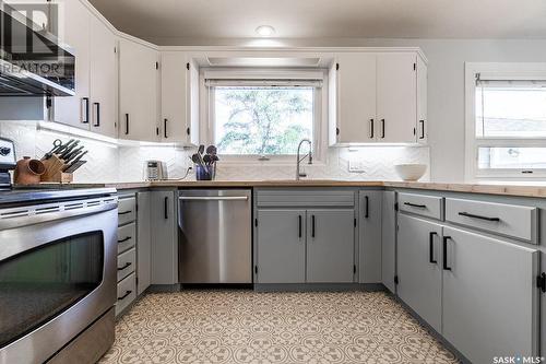 1311 Mclorg Street, Saskatoon, SK - Indoor Photo Showing Kitchen With Upgraded Kitchen