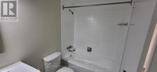 1409 - 130 Neptune Drive, Toronto, ON - Indoor Photo Showing Bathroom