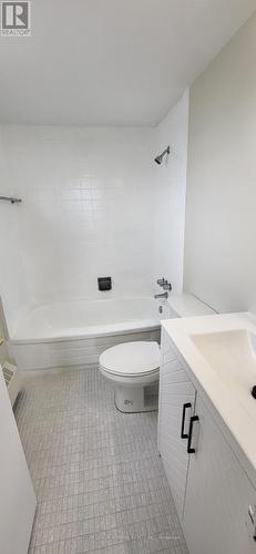 1409 - 130 Neptune Drive, Toronto, ON - Indoor Photo Showing Bathroom