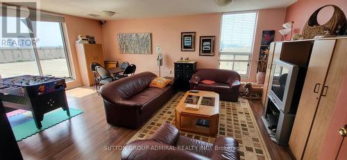 1409 - 130 Neptune Drive, Toronto, ON - Indoor Photo Showing Other Room