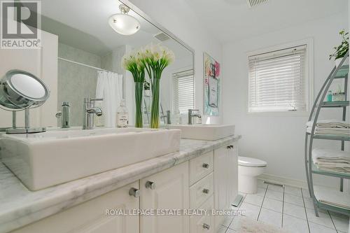 225 Pickering Street, Toronto, ON - Indoor Photo Showing Bathroom