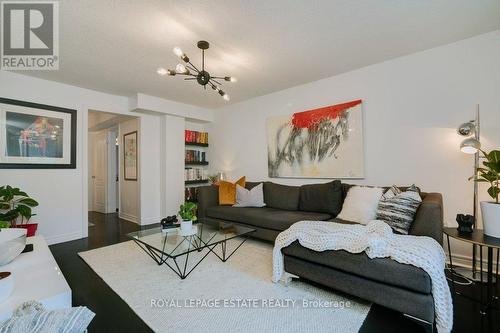 225 Pickering Street, Toronto, ON - Indoor Photo Showing Living Room