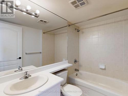 811 - 50 Disera Drive, Vaughan, ON - Indoor Photo Showing Bathroom