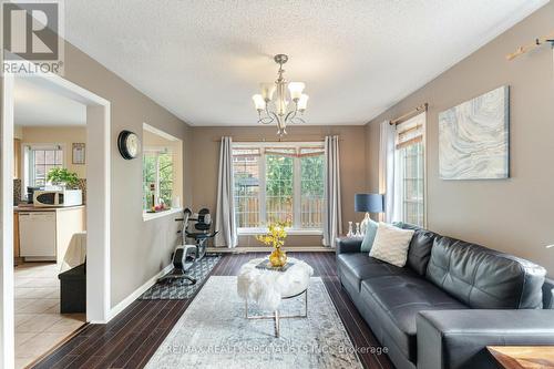 675 Thompson Road S, Milton, ON - Indoor Photo Showing Living Room