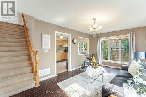 675 Thompson Road S, Milton, ON - Indoor Photo Showing Living Room