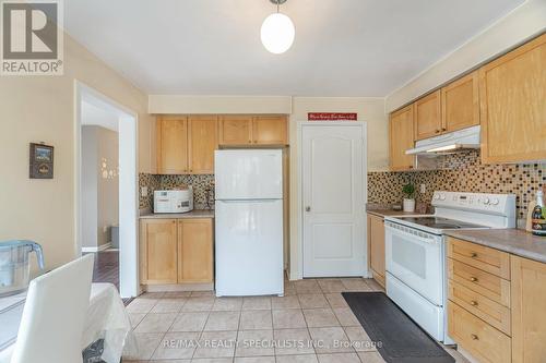 675 Thompson Road S, Milton, ON - Indoor Photo Showing Kitchen