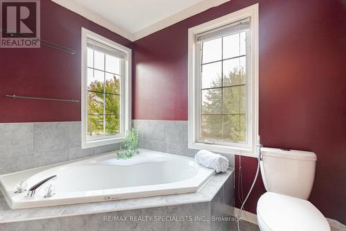 675 Thompson Road S, Milton, ON - Indoor Photo Showing Bathroom