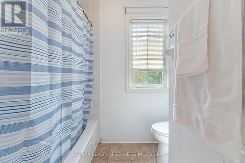 675 Thompson Road S, Milton, ON - Indoor Photo Showing Bathroom