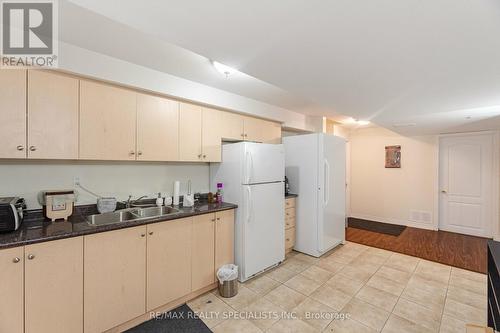 675 Thompson Road S, Milton, ON - Indoor Photo Showing Kitchen With Double Sink