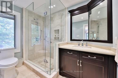 24 Raymar Place, Oakville, ON - Indoor Photo Showing Bathroom