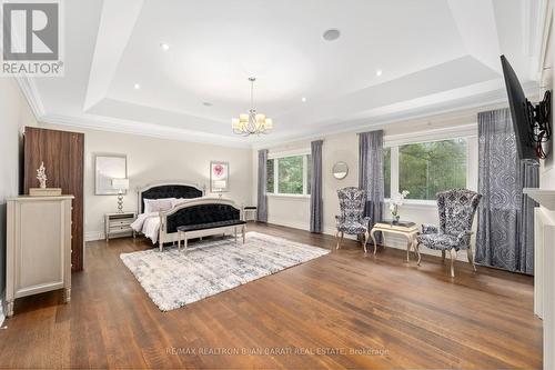 279 Betty Ann Drive, Toronto, ON - Indoor Photo Showing Living Room