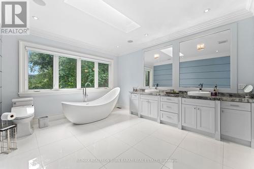 279 Betty Ann Drive, Toronto, ON - Indoor Photo Showing Bathroom