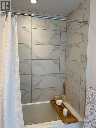 4906 - 898 Portage Parkway, Vaughan, ON - Indoor Photo Showing Bathroom