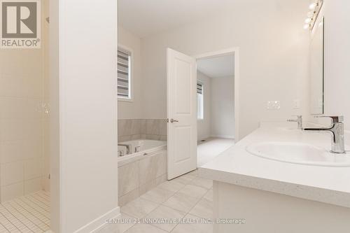 9 - 400 Finch Avenue, Pickering, ON - Indoor Photo Showing Bathroom