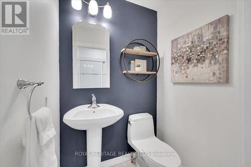 879 Sorrento Avenue, Oshawa, ON - Indoor Photo Showing Bathroom