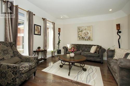 3693 Cochrane Street, Whitby, ON - Indoor Photo Showing Living Room