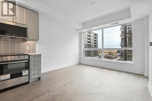 306 - 2343 Khalsa Gate, Oakville, ON - Indoor Photo Showing Kitchen