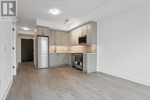 306 - 2343 Khalsa Gate, Oakville, ON - Indoor Photo Showing Kitchen