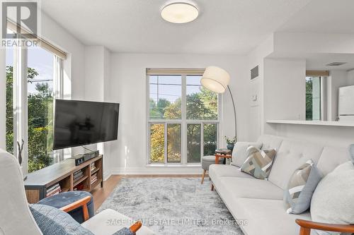 203 - 2119 Lake Shore Boulevard W, Toronto, ON - Indoor Photo Showing Living Room