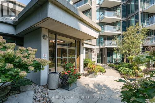 203 - 2119 Lake Shore Boulevard W, Toronto, ON - Outdoor