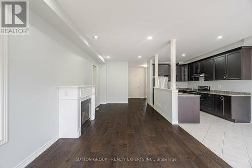 6 Dufay Road, Brampton, ON - Indoor Photo Showing Kitchen