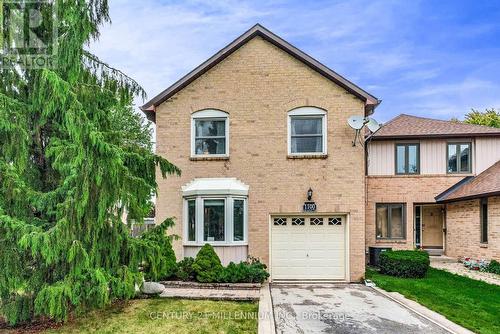 1100 Springbrook Crescent, Oakville, ON - Outdoor