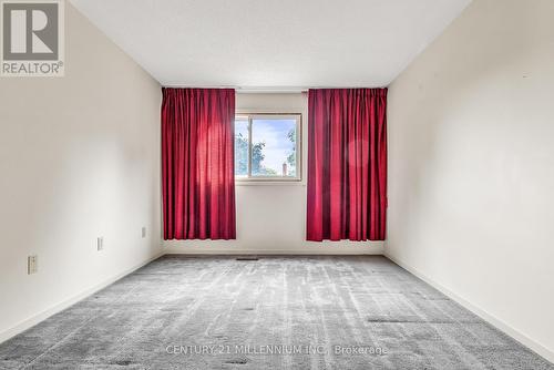 1100 Springbrook Crescent, Oakville, ON - Indoor Photo Showing Other Room