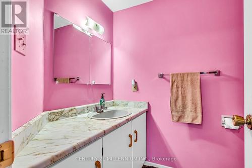 1100 Springbrook Crescent, Oakville, ON - Indoor Photo Showing Bathroom