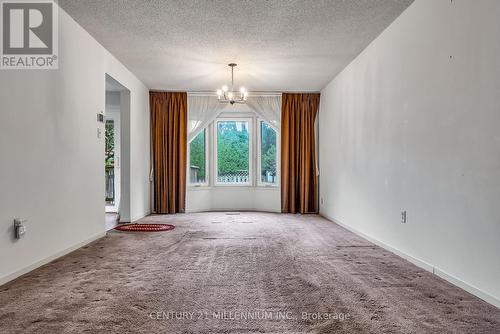 1100 Springbrook Crescent, Oakville, ON - Indoor Photo Showing Other Room