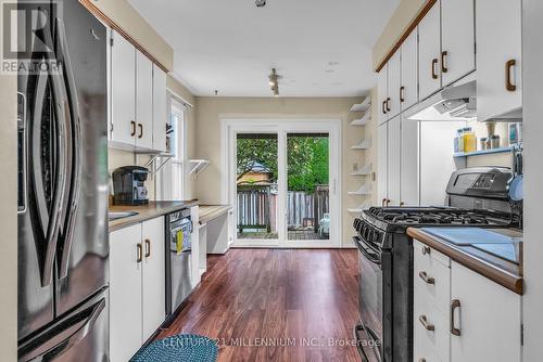 1100 Springbrook Crescent, Oakville, ON - Indoor Photo Showing Kitchen