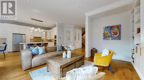 31 Faith Avenue, Toronto, ON - Indoor Photo Showing Living Room