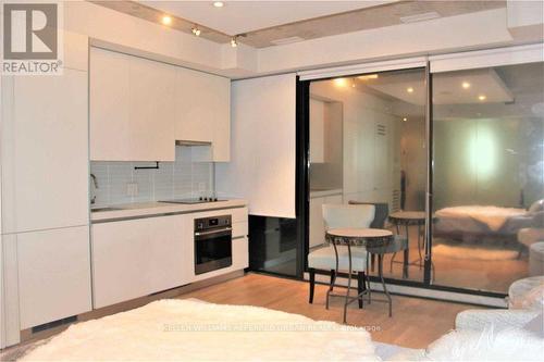 209 - 38 Stewart Street, Toronto, ON - Indoor Photo Showing Kitchen