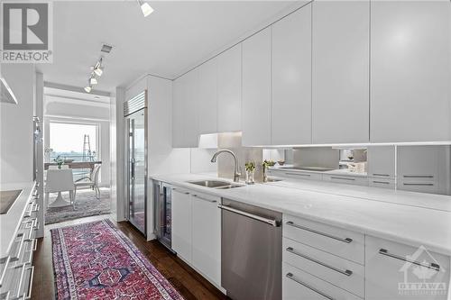 1035 Bank Street Unit#1801, Ottawa, ON - Indoor Photo Showing Kitchen With Double Sink With Upgraded Kitchen