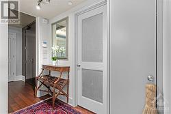 side hallway to kitchen , full bathrm and laundry room . - 