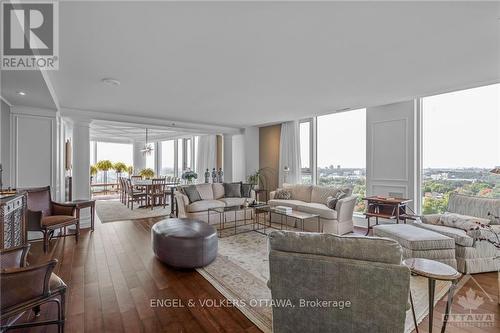 1801 - 1035 Bank Street, Ottawa, ON - Indoor Photo Showing Living Room