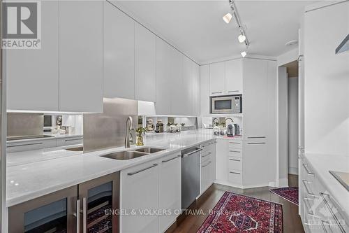 1801 - 1035 Bank Street, Ottawa, ON - Indoor Photo Showing Kitchen With Double Sink With Upgraded Kitchen