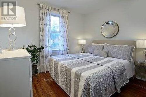 17 Avonlea Boulevard N, Toronto, ON - Indoor Photo Showing Bedroom