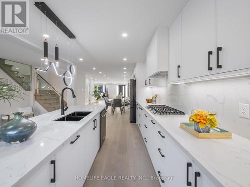 39 Commonwealth Avenue, Toronto, ON - Indoor Photo Showing Kitchen With Double Sink With Upgraded Kitchen