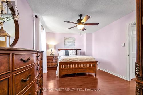 35 Poolton Crescent, Clarington, ON - Indoor Photo Showing Bedroom