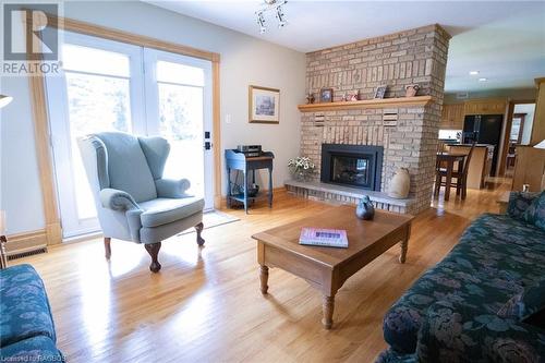 2565 5Th Avenue W, Owen Sound, ON - Indoor Photo Showing Living Room With Fireplace