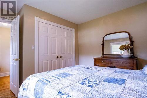 2565 5Th Avenue W, Owen Sound, ON - Indoor Photo Showing Bedroom