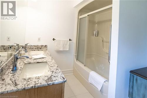 2565 5Th Avenue W, Owen Sound, ON - Indoor Photo Showing Bathroom