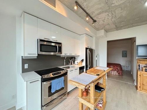 208-2 Gladstone Ave, Toronto, ON - Indoor Photo Showing Kitchen With Stainless Steel Kitchen