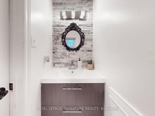 3508 Ash Row Cres, Mississauga, ON - Indoor Photo Showing Bathroom