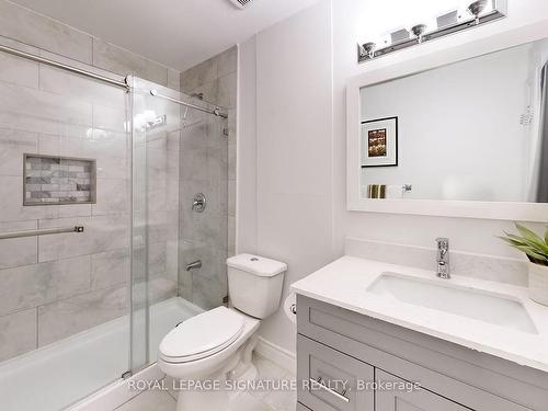 3508 Ash Row Cres, Mississauga, ON - Indoor Photo Showing Bathroom