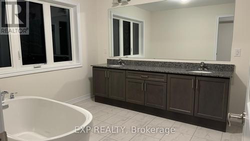 248 Broadacre Drive, Kitchener, ON - Indoor Photo Showing Bathroom